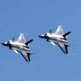 【軍事】中国のステルス戦闘機が公開飛行　米国と同等の性能アピール