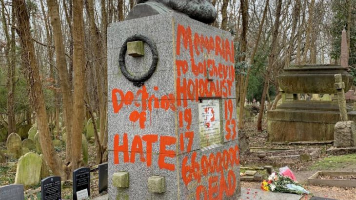 【悪戯】マルクスの墓、また荒らされる…赤いペンキで「憎悪の教え」「集団虐殺の立案者」と落書き ロンドン